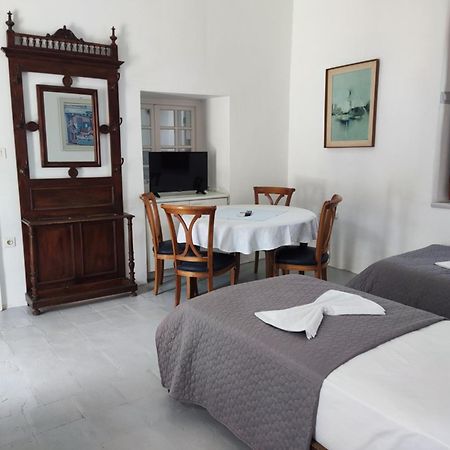 Achilleas Pension Hydra  Esterno foto