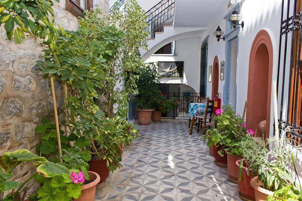 Achilleas Pension Hydra  Esterno foto
